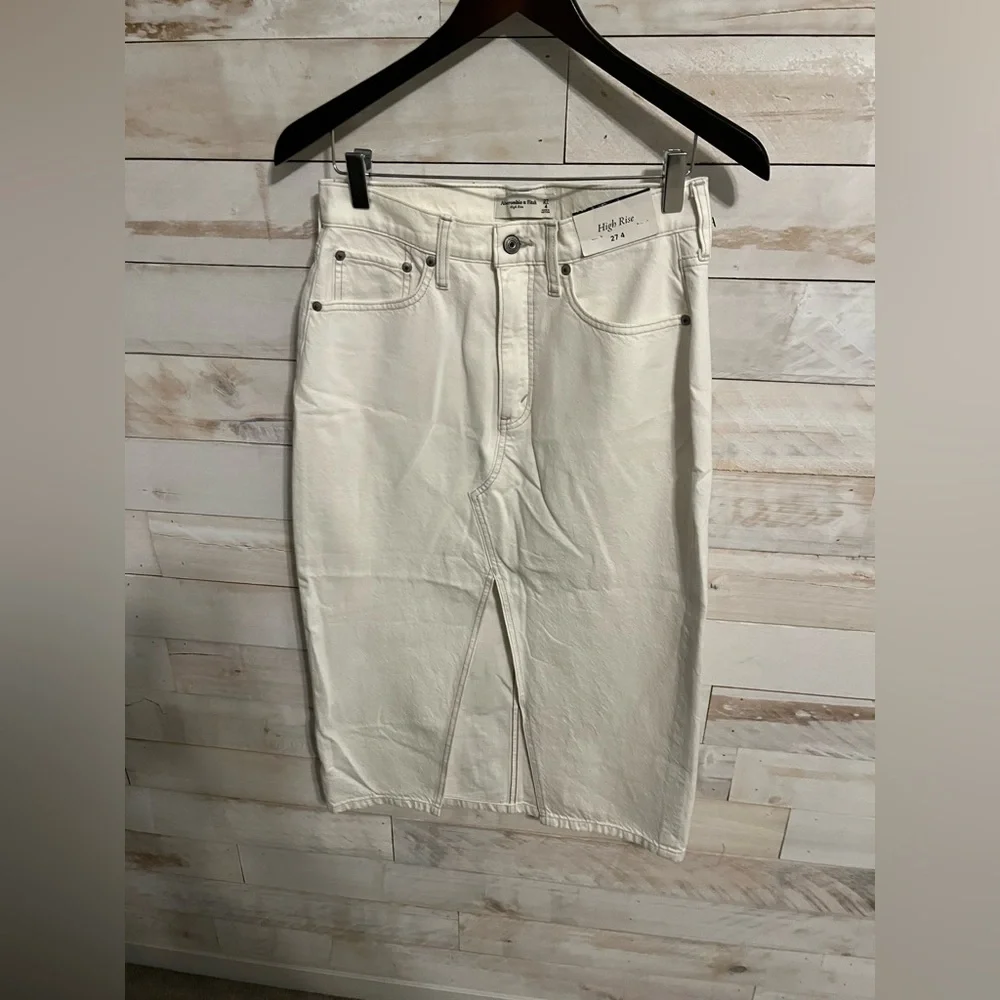 NWT Abercrombie & Fitch size 4 denim midi skirt